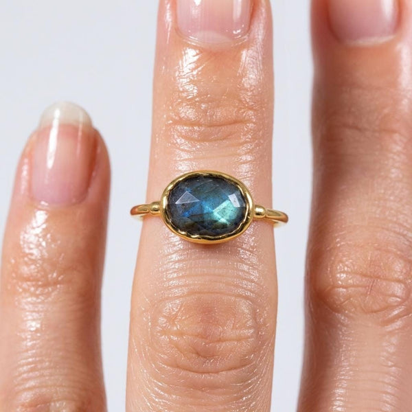 Rainbow Labradorite Ring in Rosecut