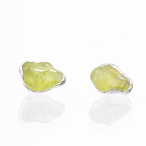 Raw Peridot Stud Earrings in Yellow Gold