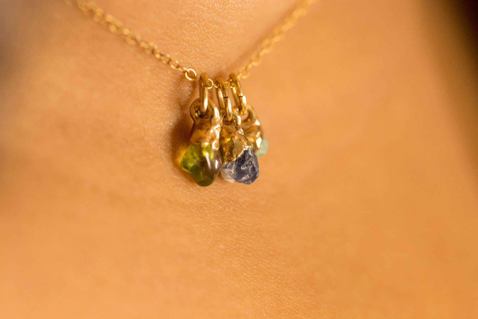 Gold Raw Sapphire Necklace, September Birthstone Necklace, Raw Birthstone Gift, Rough Sapphire Necklace, Raw Gemstone Choker Necklace Unique