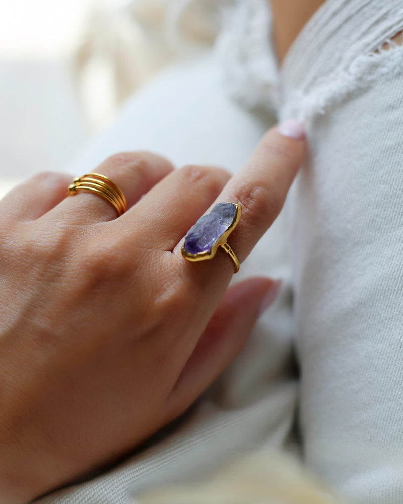 Vertical Raw Amethyst Ring, Rose Gold Rough Gemstone Ring,