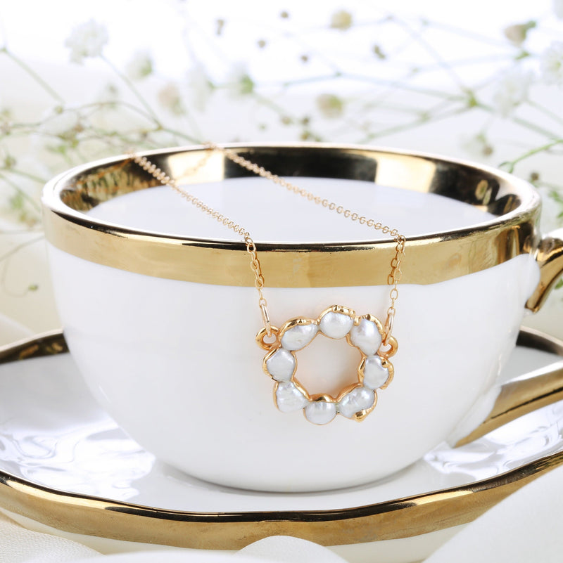 Daisy Pearl Necklace