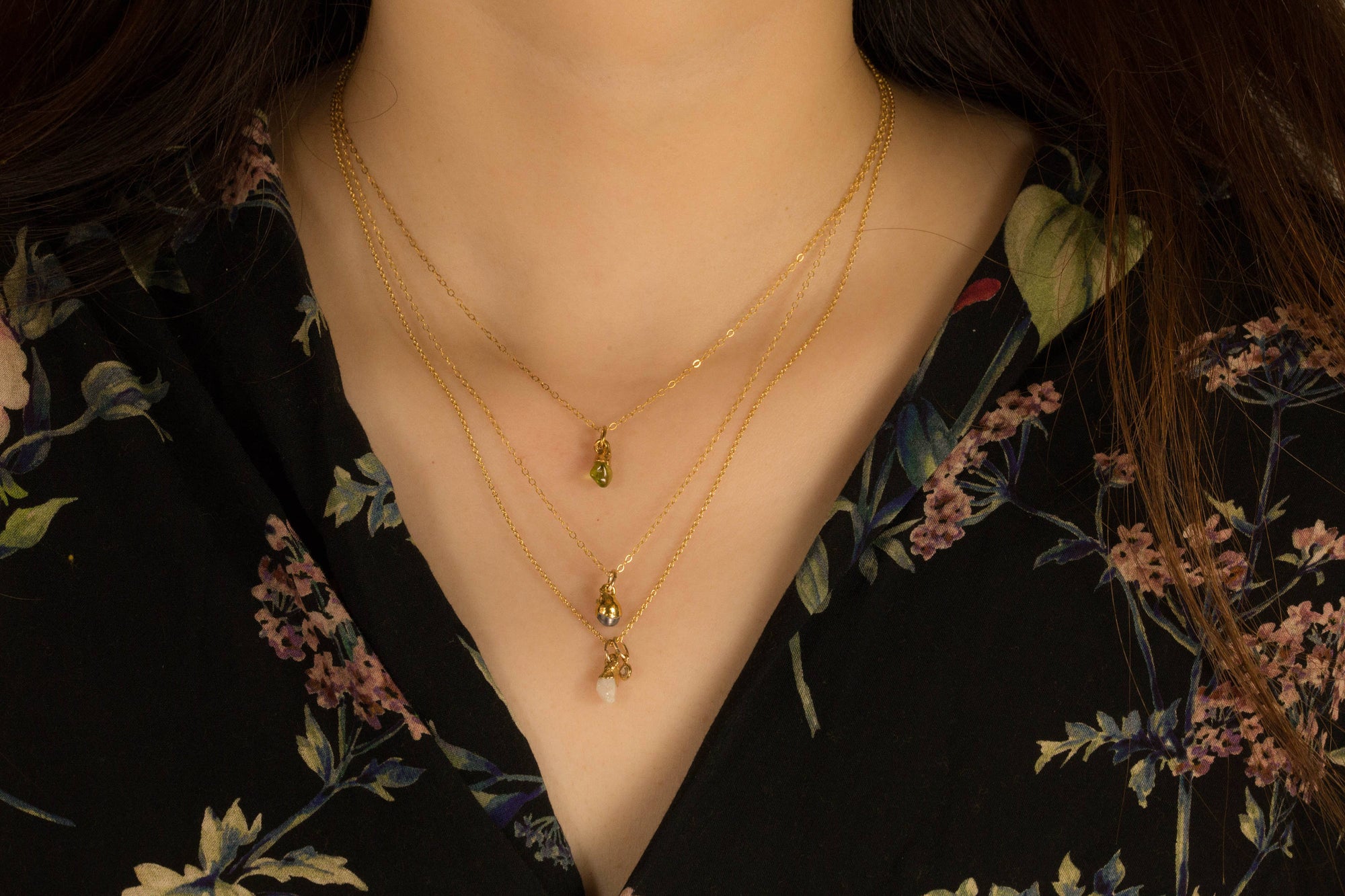 Gold Raw Sapphire Necklace, September Birthstone Necklace, Raw Birthstone Gift, Rough Sapphire Necklace, Raw Gemstone Choker Necklace Unique