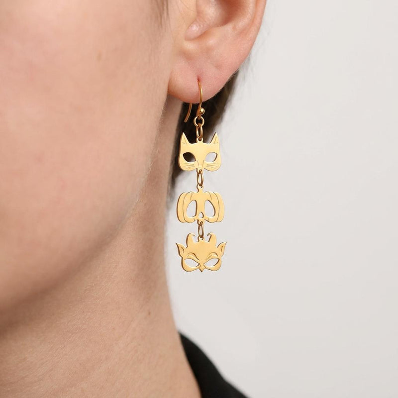 Pair of small Halloween themed stud earrings in polished gold (2 of 5)
