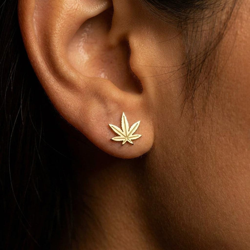 Pair of small gold marijuana leaf stud earrings with seven points (5 of 12)