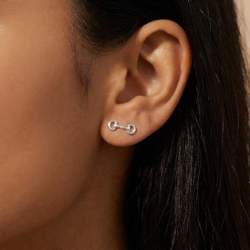 Pair of gold snaffle horse bit stud earrings with jointed mouthpiece and rings (5 of 9)