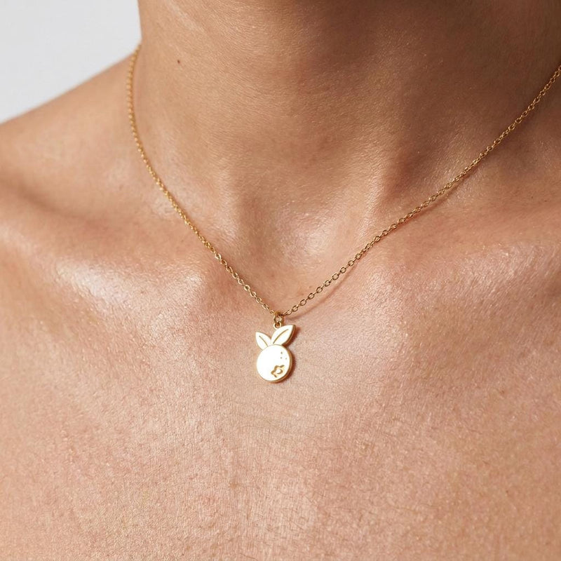 Small gold blueberry pendant with a star-shaped crown on a fine cable chain (2 of 6)
