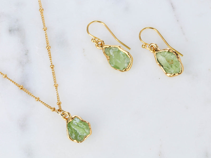 Raw Peridot Necklace (7 of 13)