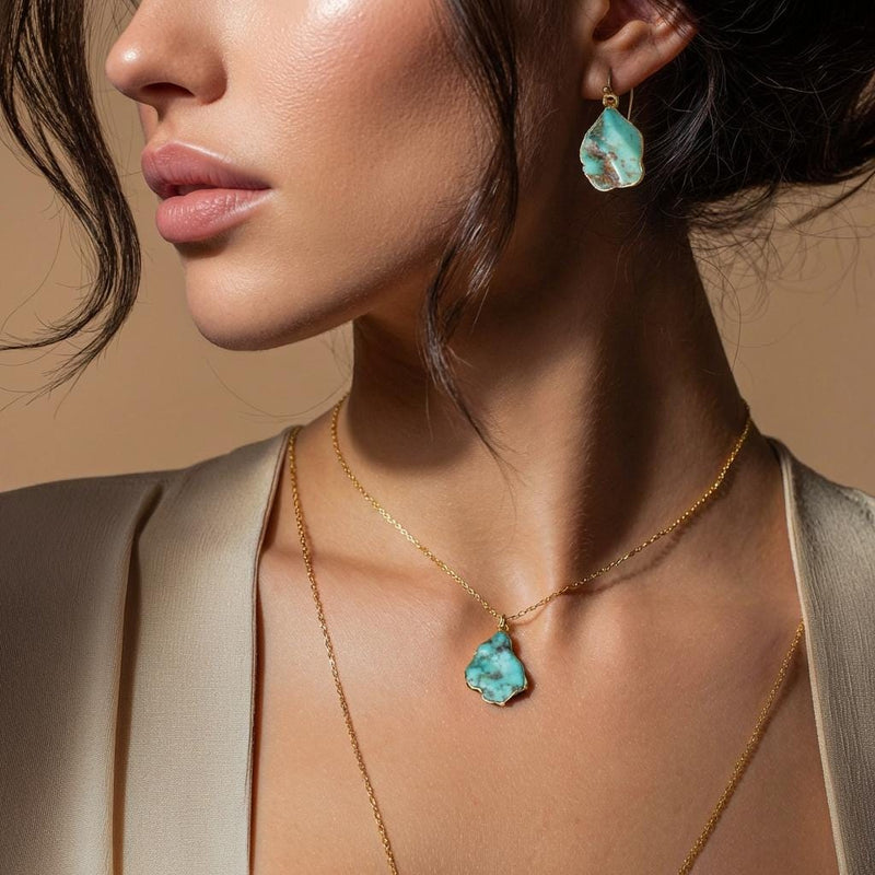 Raw Turquoise Necklace (2 of 10)
