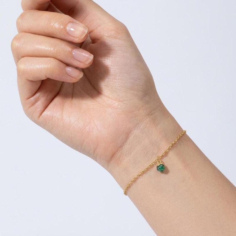 Dainty Raw Emerald Bracelet (4 of 10)