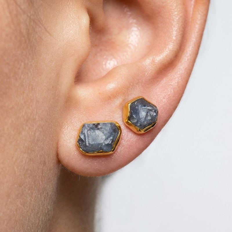 Ringcrush Raw Sapphire Stud Earrings, 24k gold