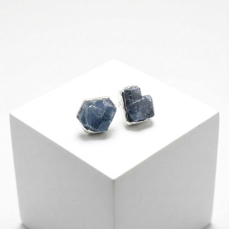 Ringcrush Raw Sapphire Stud Earrings, 24k gold (photo 4)