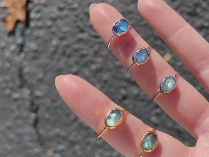 Rainbow Labradorite Ring, Gold Ring, Raw Labradorite Ring, Labradorite Jewelry, Labradorite Engagement Ring, Raw Stone Ring, Crystal Ring