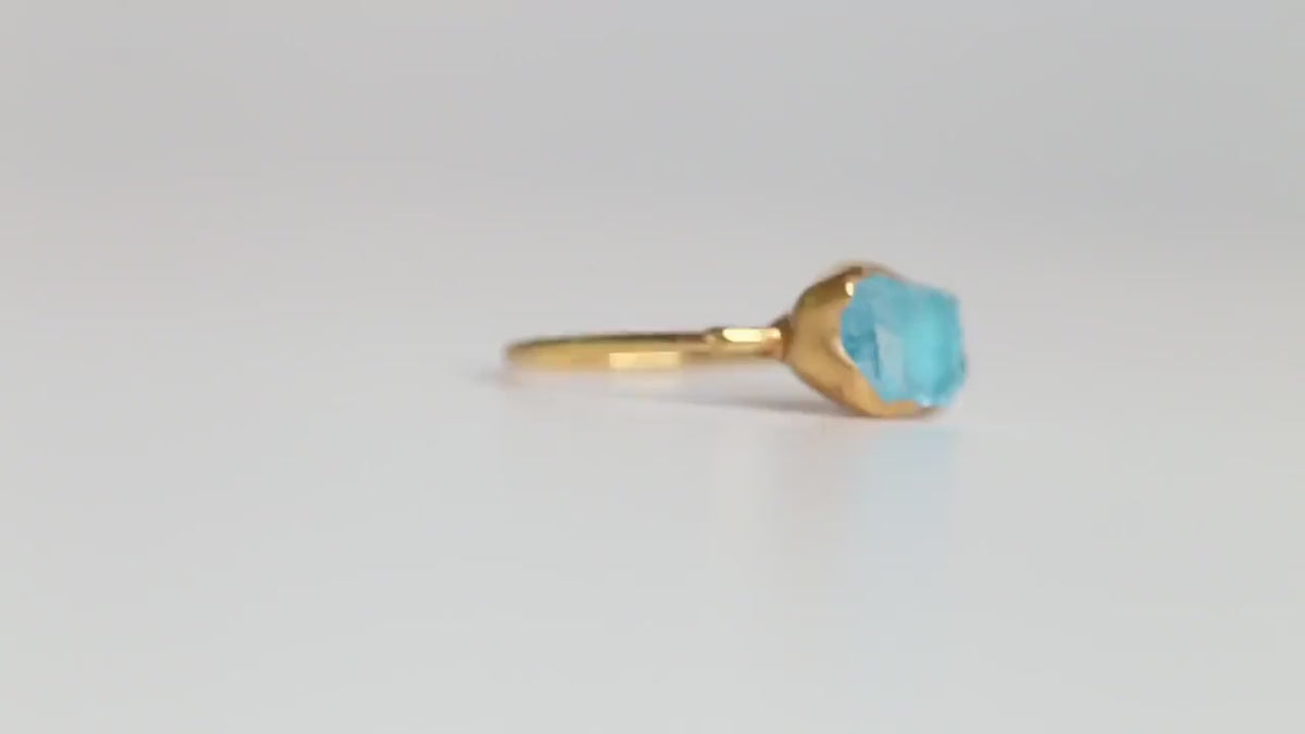NEW Raw Aquamarine Ring for Women, Gold Crystal Ring, Dainty Ring, Raw Crystal, Pisces Ring, Raw Stone Ring, Raw Gemstone Ring, Healing Ring